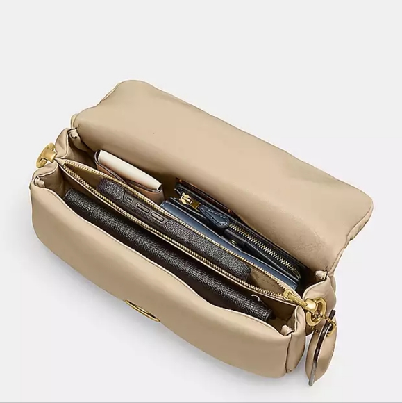 Coach Pillow Yabby 26 ***missing crossbody strap and coach leather tag w/blemish - Picture 2 of 16